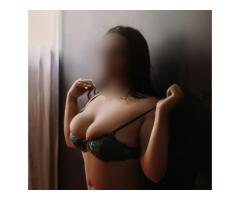 ENTRE DANS MON SPA PROPRE ET FRAIS, JE SUIS AFFAMÉE — SABY XXX
